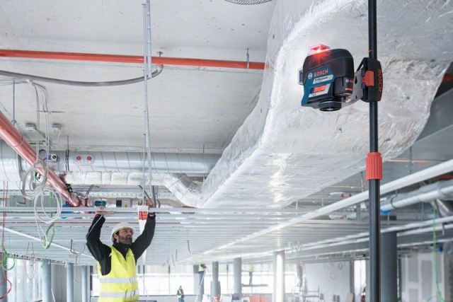 Линейный лазерный нивелир GLL 3-80 C