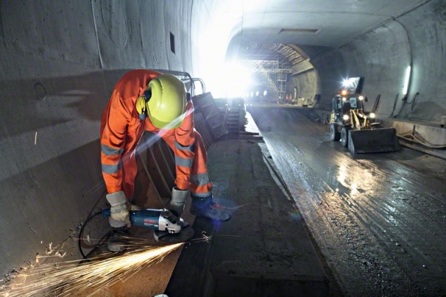 Угловая шлифмашина GWS 24-230 H