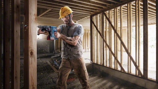 Аккумуляторный перфоратор с патроном SDS plus GBH 180-LI