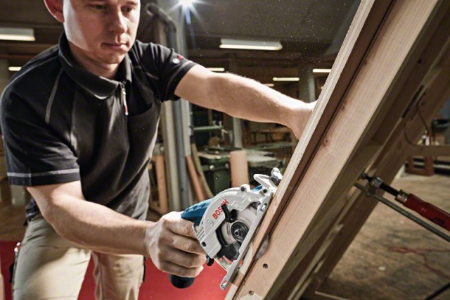 Аккумуляторная циркулярная пила GKS 12V-26