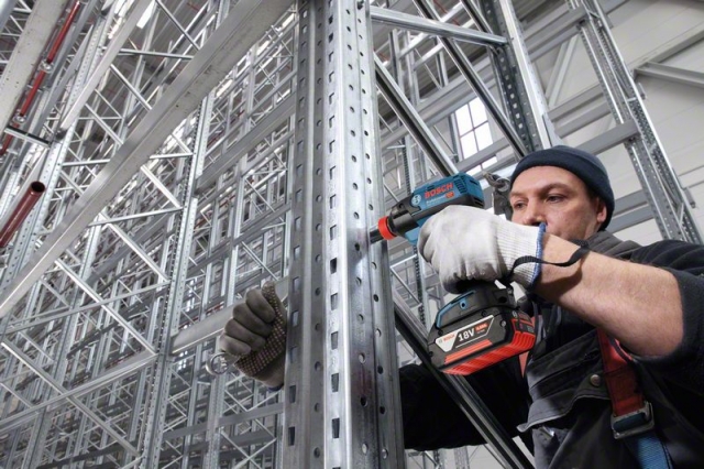 Аккумуляторный ударный шуруповерт/гайковерт GDX 18 V-EC