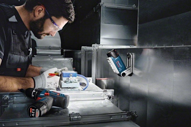 Аккумуляторный фонарь GLI 12V-330