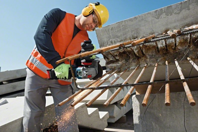 Аккумуляторная угловая шлифмашина GWS 18V-10 SC