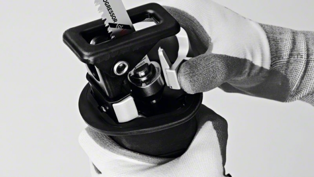 Аккумуляторная ножовка GSA 18V-32