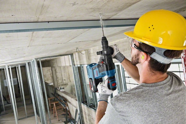 Аккумуляторный перфоратор с патроном SDS plus GBH 18V-26 F