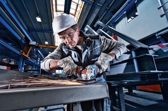 Аккумуляторная угловая шлифмашина BITURBO с X-LOCK GWX 18V-15 SC